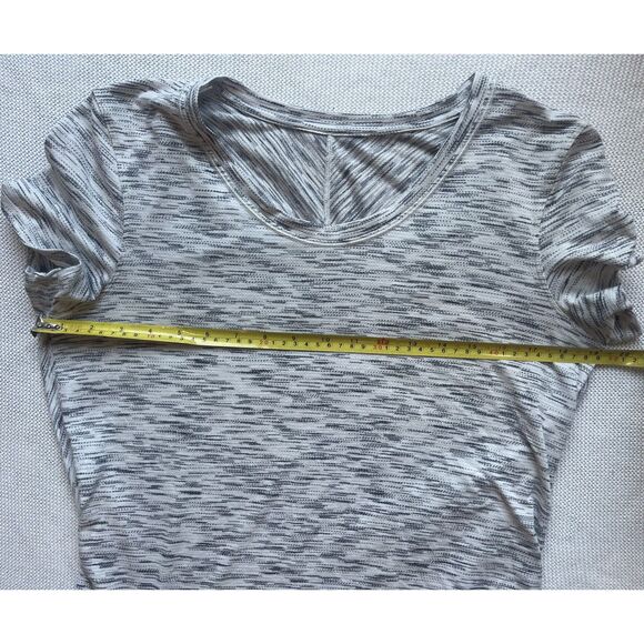 Lululemon Meant to Move Tee - Picture 4 of 5